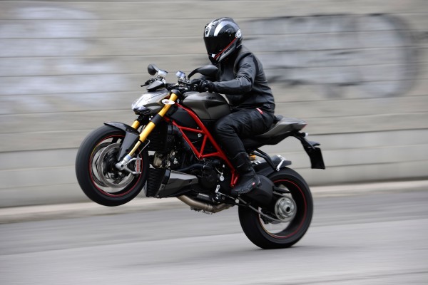 Ducati-streetfighter-2013-2