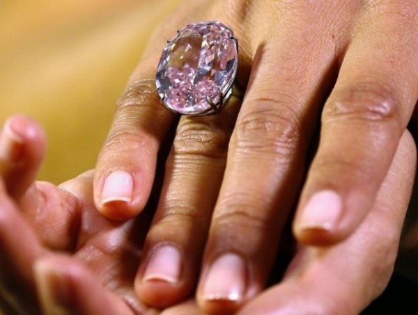 pink-star-diamond-60-millones-2